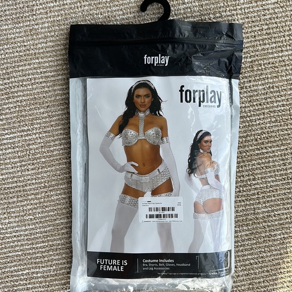 Future is Female Costume - Picture 3 of 3